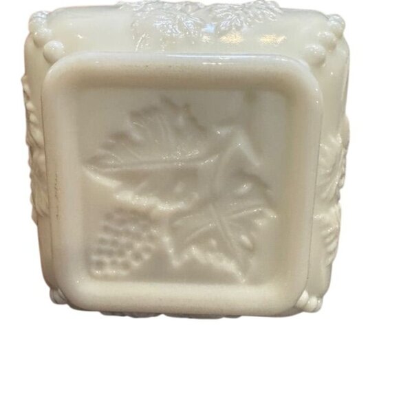 Vintage White Milk Glass Candy Dish W/Grape & Leaf Detail Square Lid - Picture 5 of 9